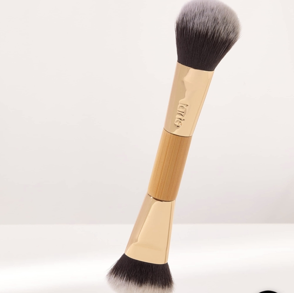 10/4 double-ended cheek brush